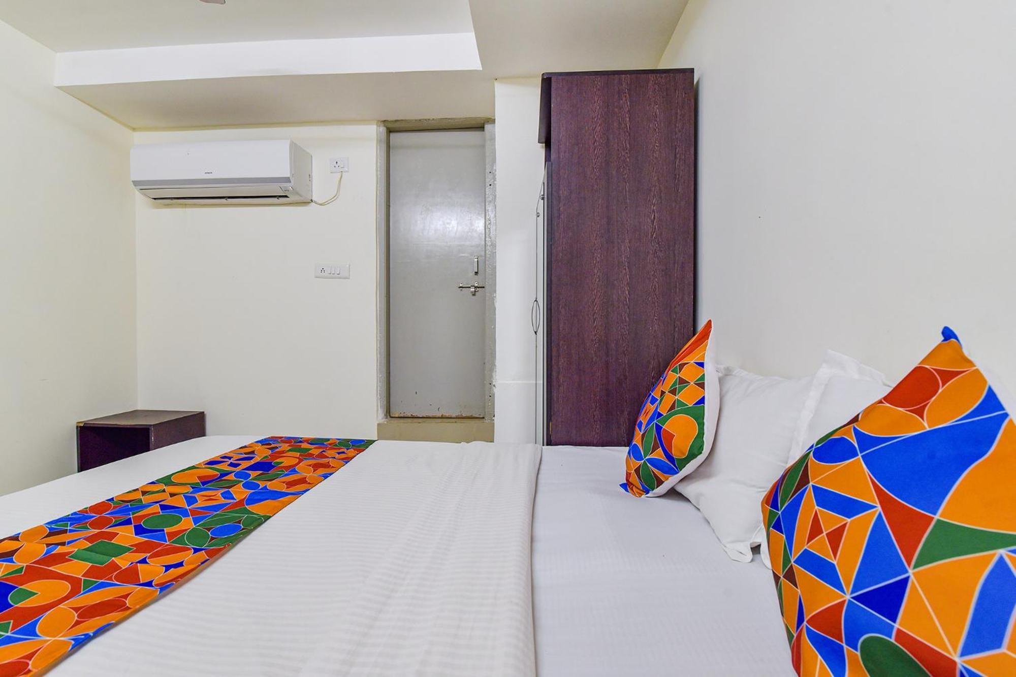 Hotel O Himalaya Inn Ahmedabad Luaran gambar